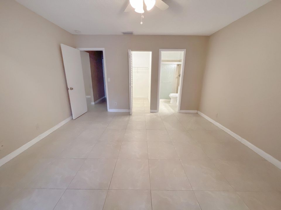 Active With Contract: $479,900 (3 beds, 2 baths, 1976 Square Feet)