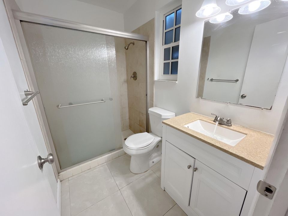 Active With Contract: $479,900 (3 beds, 2 baths, 1976 Square Feet)