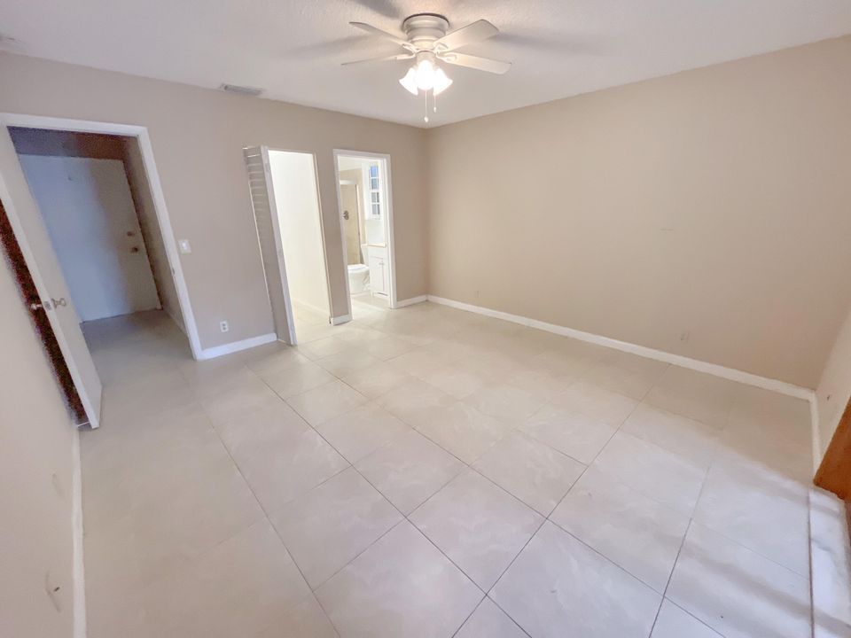 Active With Contract: $479,900 (3 beds, 2 baths, 1976 Square Feet)