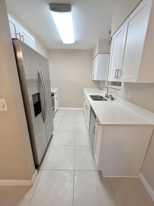 Active With Contract: $479,900 (3 beds, 2 baths, 1976 Square Feet)