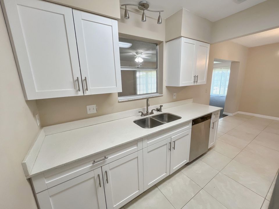 Active With Contract: $479,900 (3 beds, 2 baths, 1976 Square Feet)