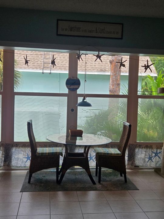 For Sale: $158,000 (2 beds, 1 baths, 1152 Square Feet)