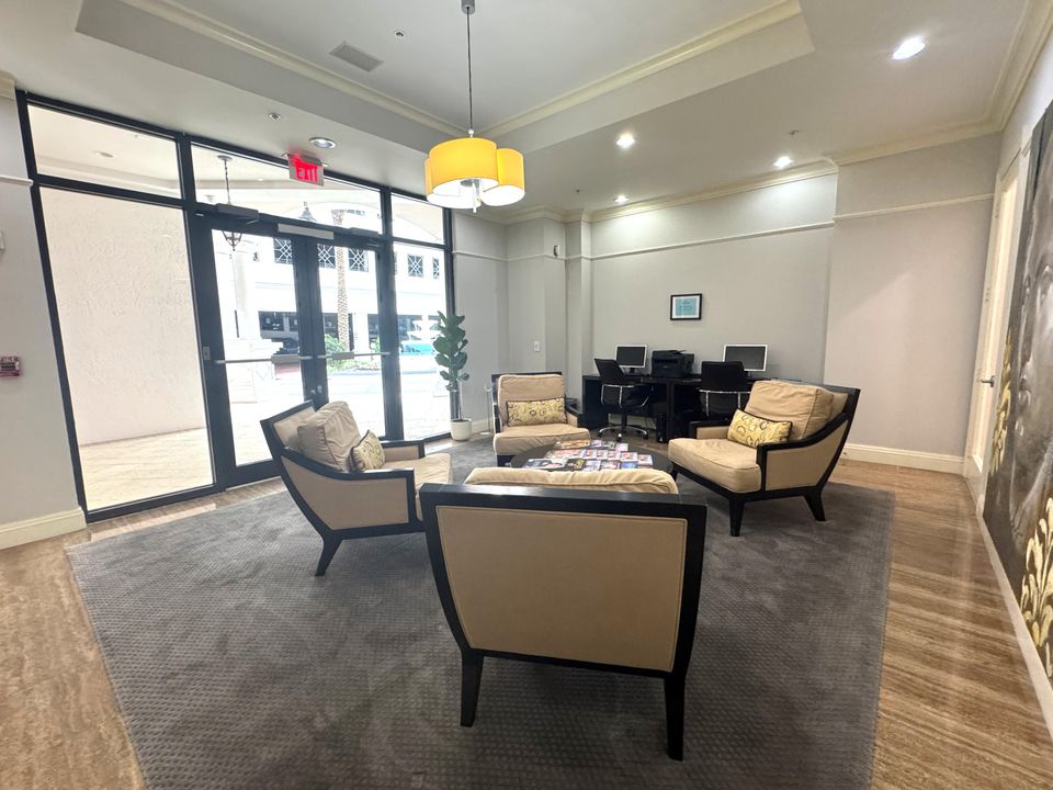 出租: $4,300 (3 贝兹, 2 浴室, 1362 平方英尺)