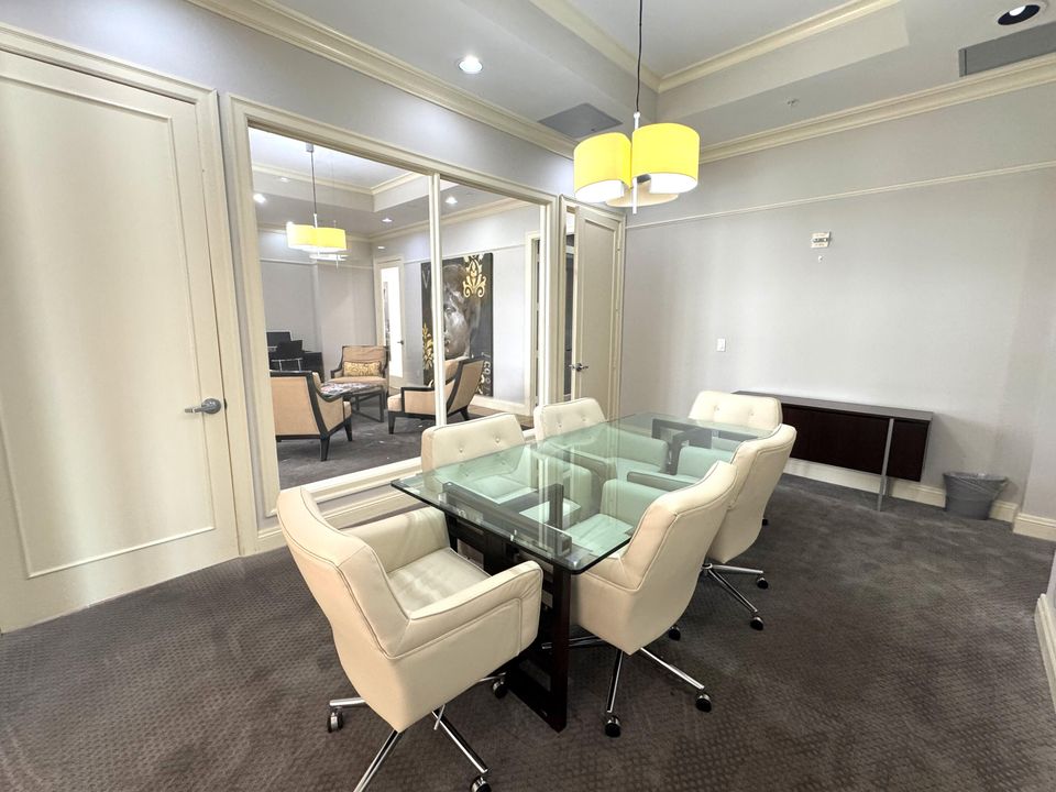 出租: $4,300 (3 贝兹, 2 浴室, 1362 平方英尺)