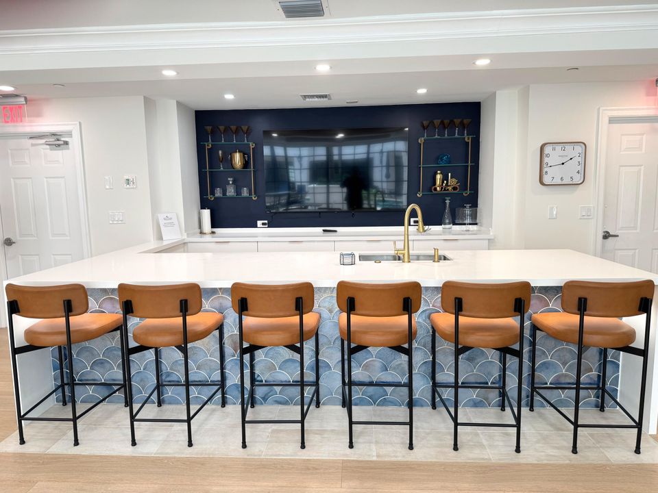 出租: $4,300 (3 贝兹, 2 浴室, 1362 平方英尺)