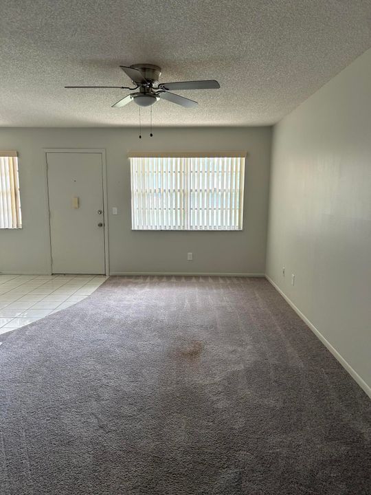 出租: $1,400 (1 贝兹, 1 浴室, 800 平方英尺)