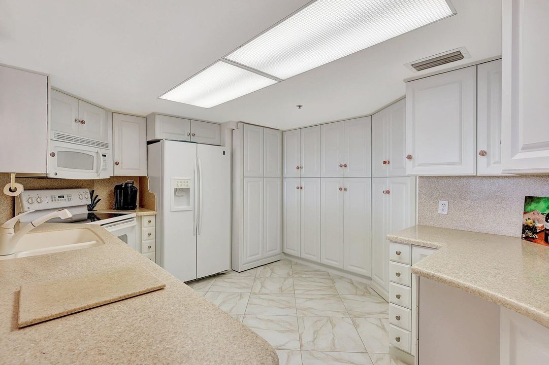 待售: $495,000 (2 贝兹, 2 浴室, 1310 平方英尺)