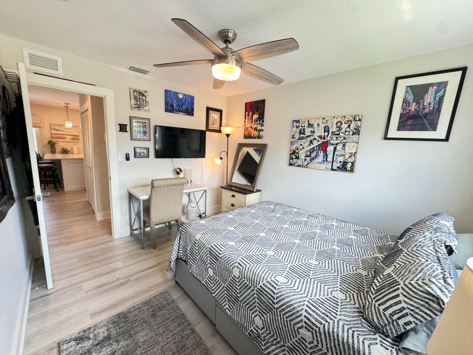 Под контрактом: $3,100 (1 спален, 2 ванн, 775 Квадратных фут)