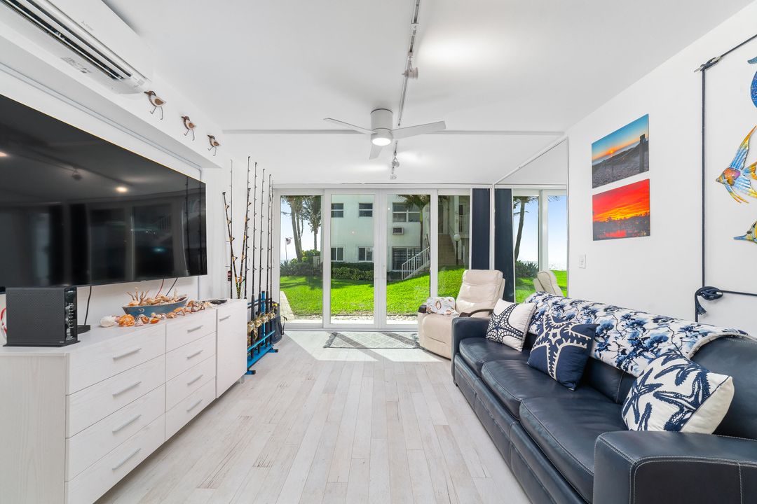 合同活跃: $249,000 (1 贝兹, 2 浴室, 850 平方英尺)