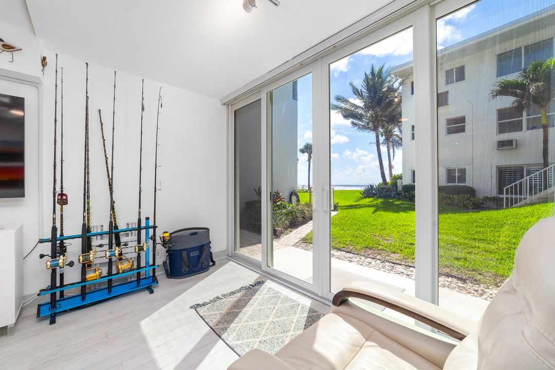 合同活跃: $249,000 (1 贝兹, 2 浴室, 850 平方英尺)