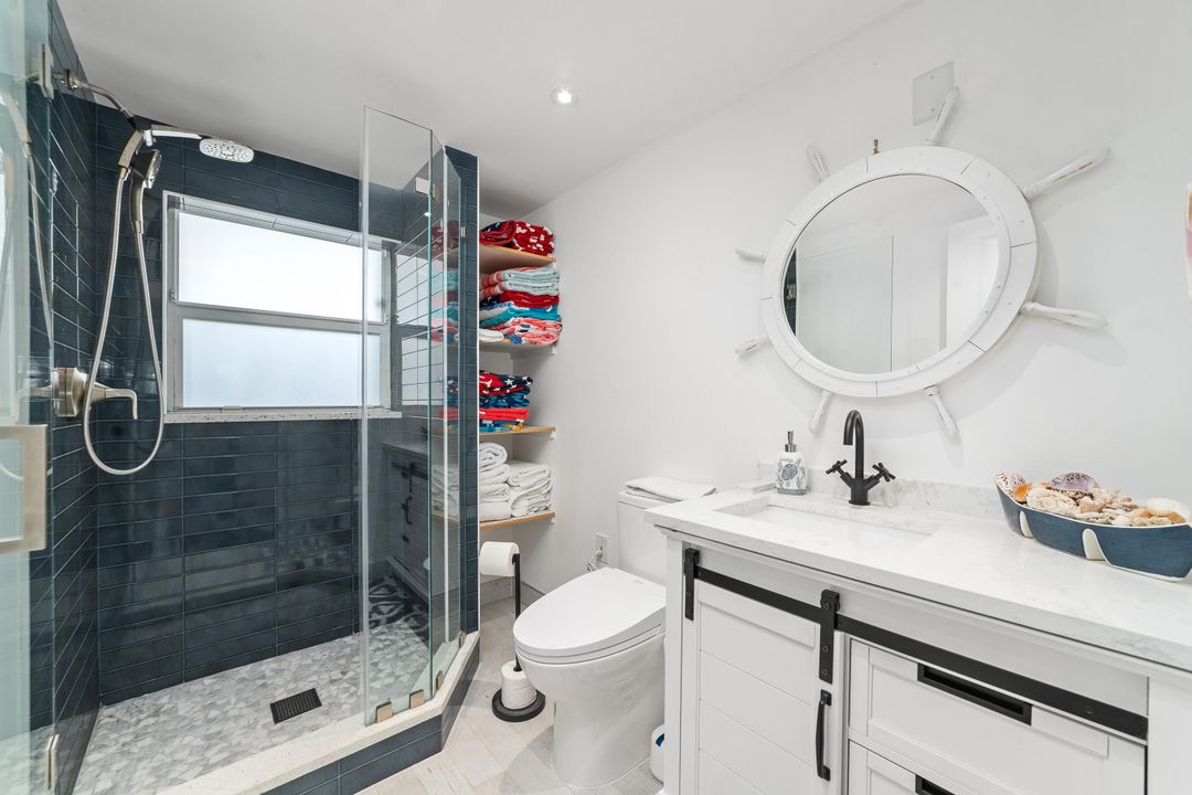 合同活跃: $249,000 (1 贝兹, 2 浴室, 850 平方英尺)