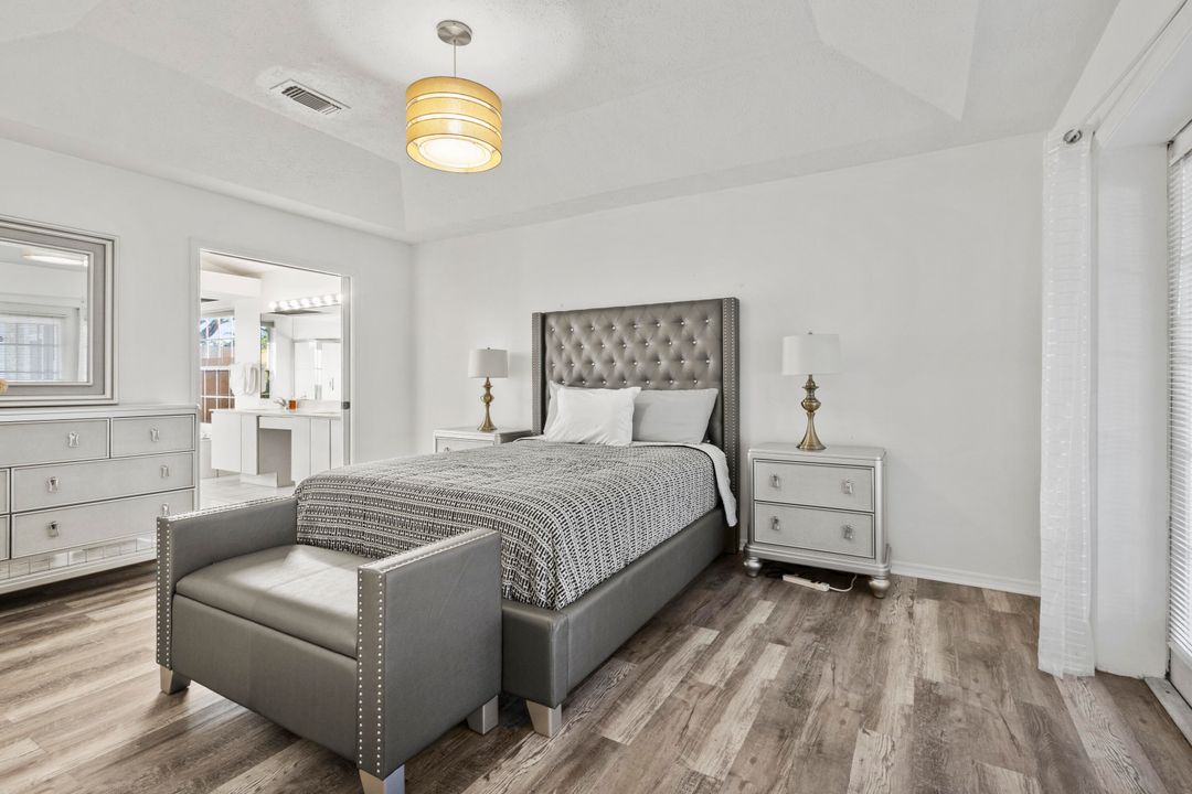 合同活跃: $449,000 (3 贝兹, 2 浴室, 2003 平方英尺)