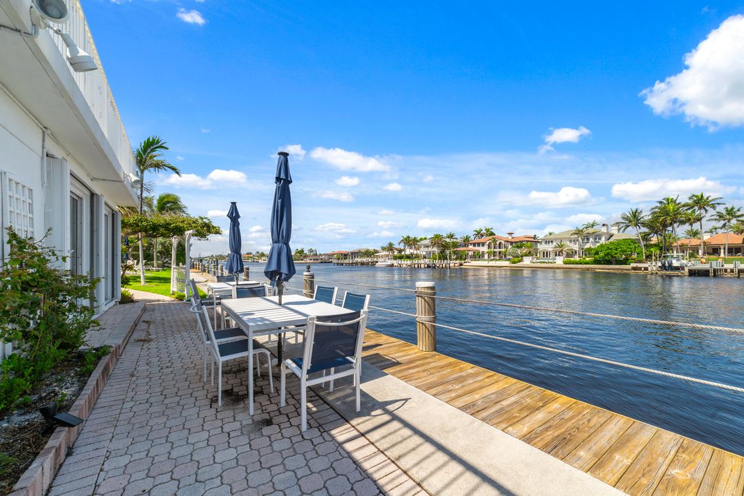 合同活跃: $249,000 (1 贝兹, 2 浴室, 850 平方英尺)