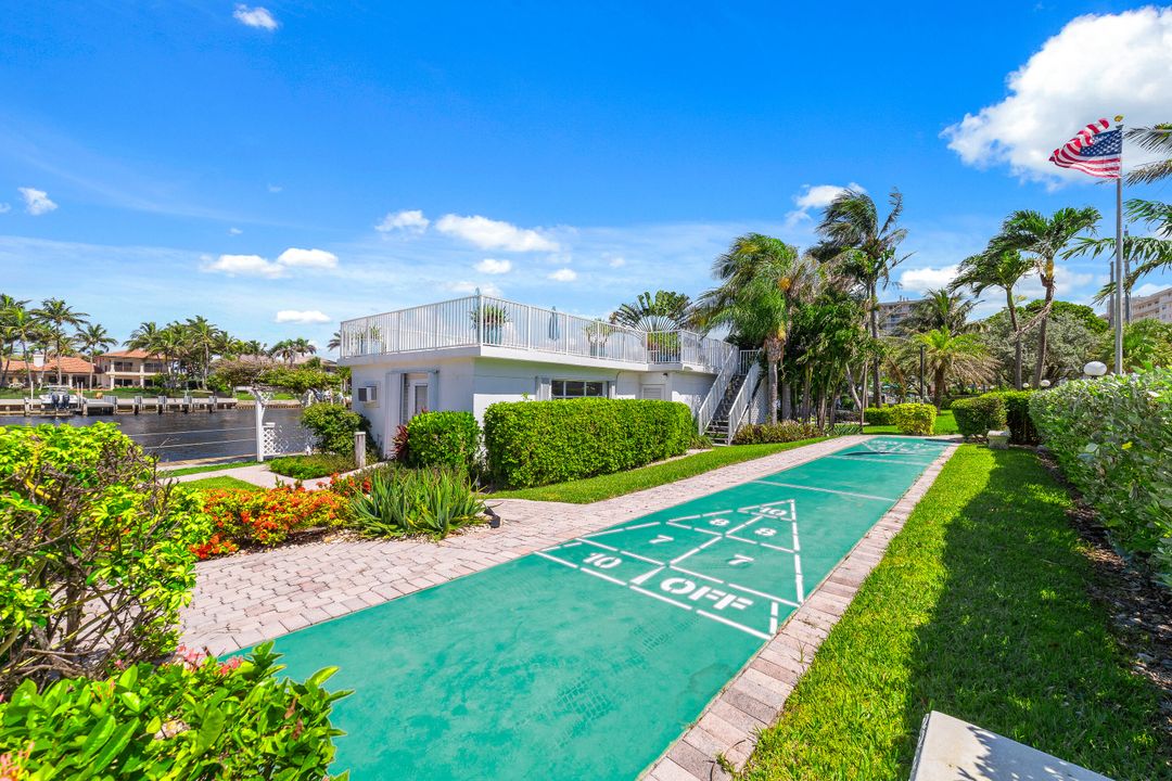 合同活跃: $249,000 (1 贝兹, 2 浴室, 850 平方英尺)