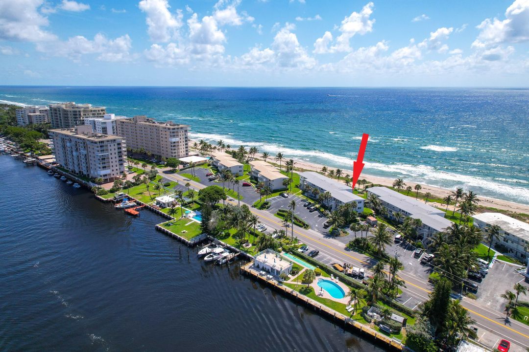 合同活跃: $249,000 (1 贝兹, 2 浴室, 850 平方英尺)