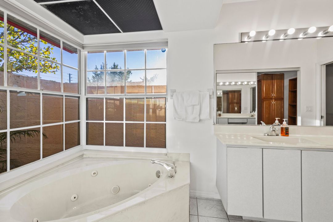 合同活跃: $449,000 (3 贝兹, 2 浴室, 2003 平方英尺)