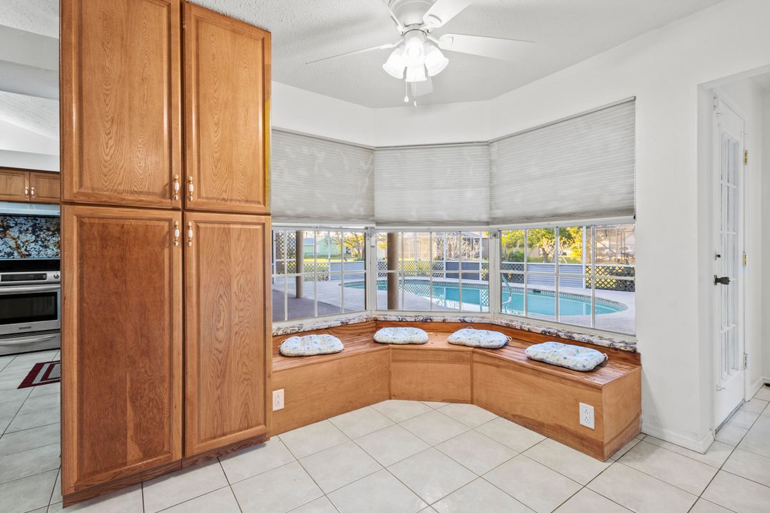 合同活跃: $449,000 (3 贝兹, 2 浴室, 2003 平方英尺)