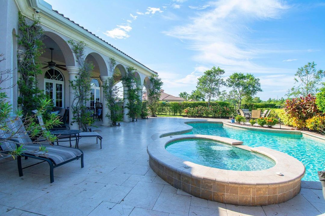 Activo con contrato: $1,299,000 (3 camas, 4 baños, 3118 Pies cuadrados)