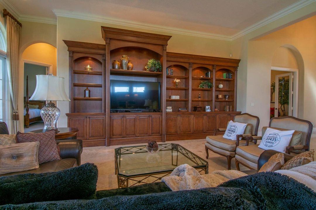 Activo con contrato: $1,299,000 (3 camas, 4 baños, 3118 Pies cuadrados)