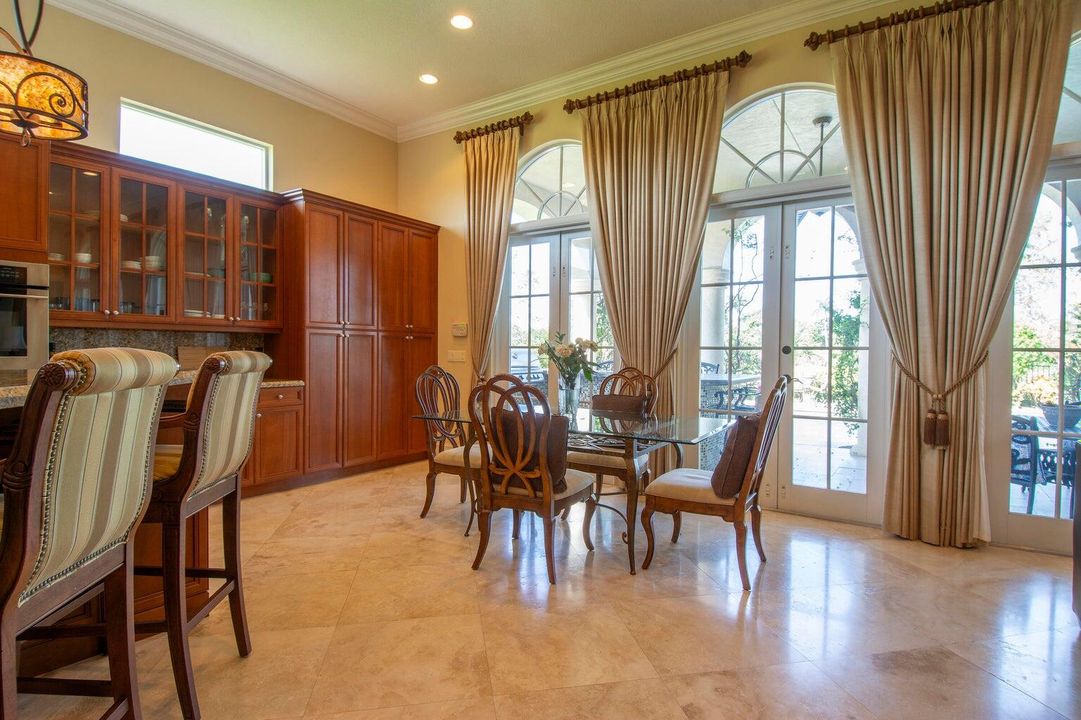 Activo con contrato: $1,299,000 (3 camas, 4 baños, 3118 Pies cuadrados)