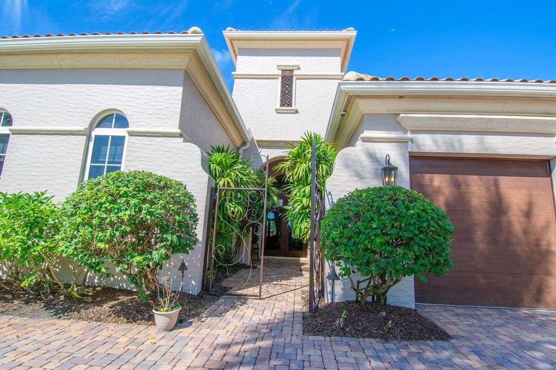 Activo con contrato: $1,299,000 (3 camas, 4 baños, 3118 Pies cuadrados)