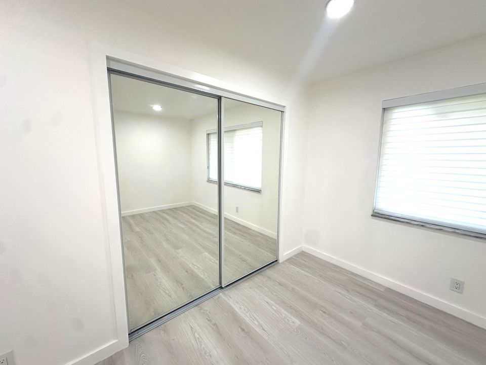 合同活跃: $255,000 (2 贝兹, 2 浴室, 1175 平方英尺)