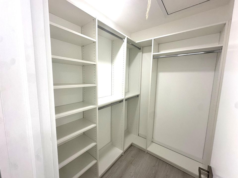 合同活跃: $255,000 (2 贝兹, 2 浴室, 1175 平方英尺)