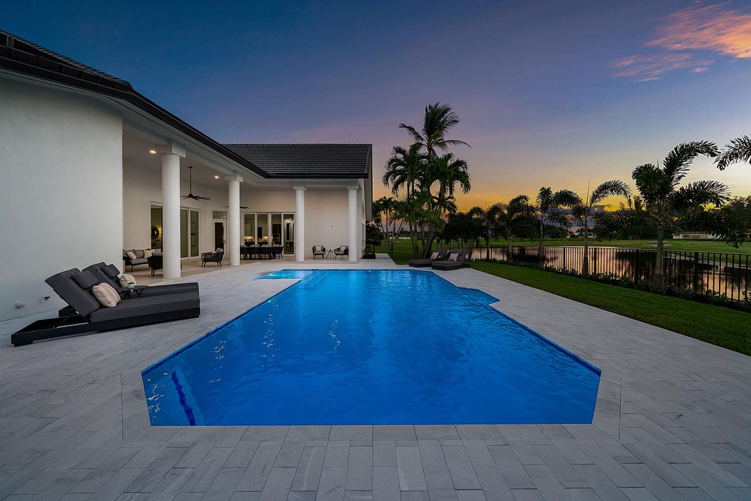 En Venta: $2,950,000 (5 camas, 5 baños, 4352 Pies cuadrados)