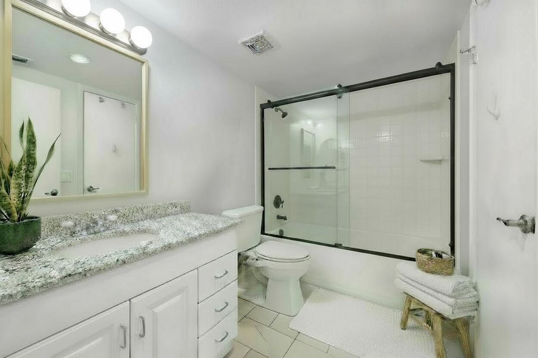 Active With Contract: $364,900 (3 beds, 2 baths, 1276 Square Feet)