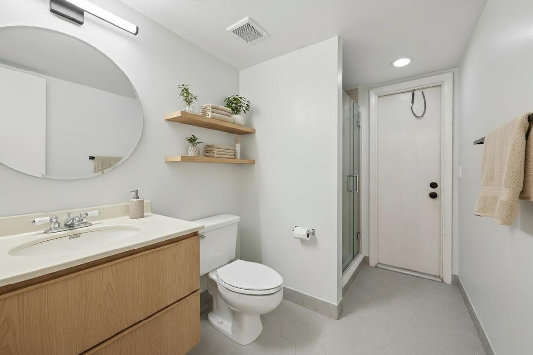 Active With Contract: $364,900 (3 beds, 2 baths, 1276 Square Feet)