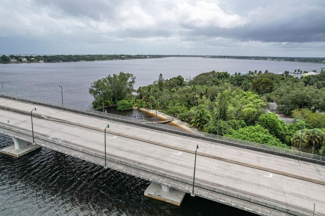 Под контрактом: $134,900 (1 спален, 1 ванн, 696 Квадратных фут)