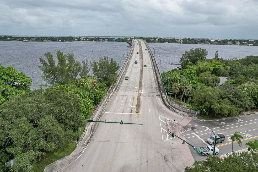 Под контрактом: $134,900 (1 спален, 1 ванн, 696 Квадратных фут)