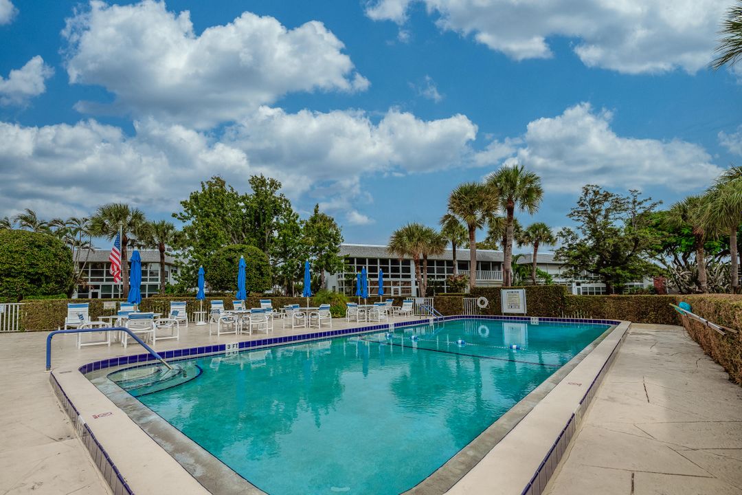 Под контрактом: $134,900 (1 спален, 1 ванн, 696 Квадратных фут)