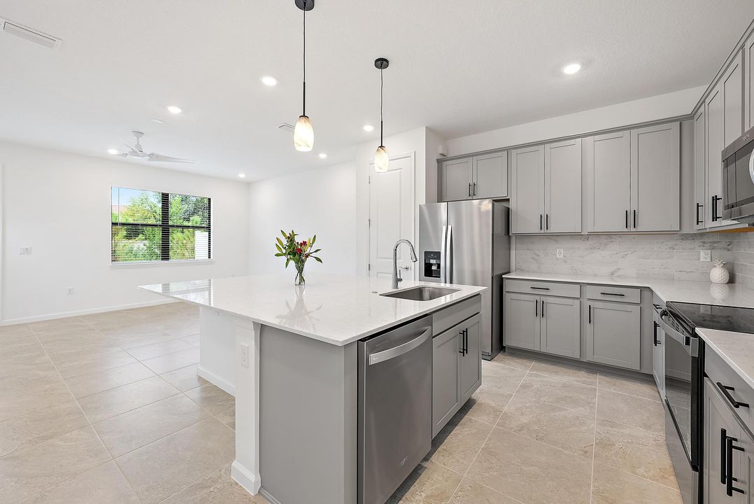 For Sale: $455,000 (3 beds, 2 baths, 1750 Square Feet)