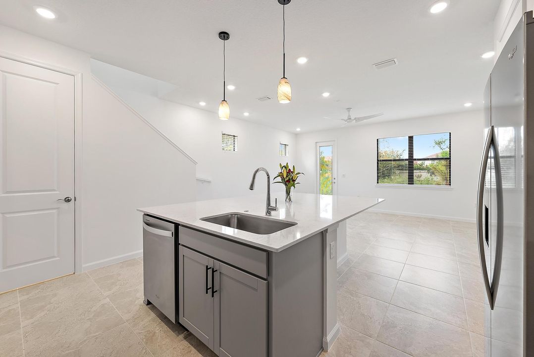 For Sale: $455,000 (3 beds, 2 baths, 1750 Square Feet)