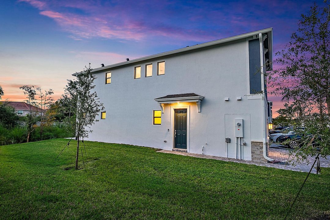 For Sale: $455,000 (3 beds, 2 baths, 1750 Square Feet)