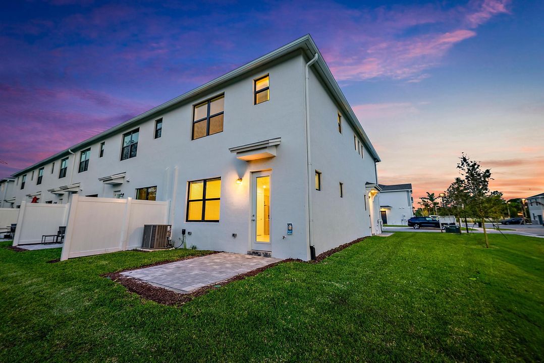 For Sale: $455,000 (3 beds, 2 baths, 1750 Square Feet)