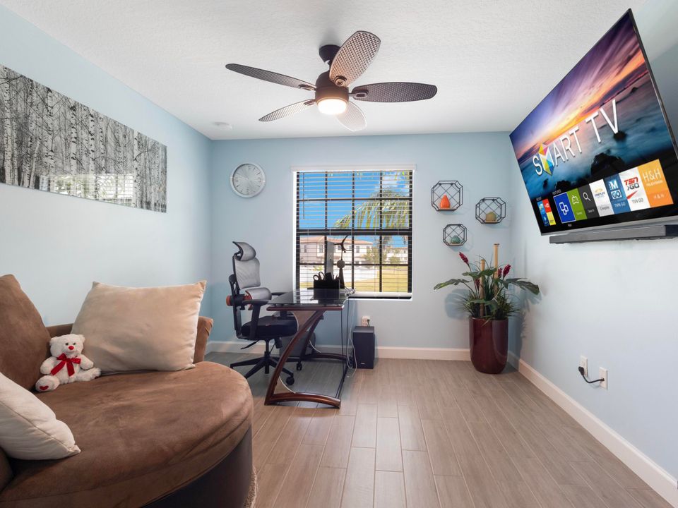 En Venta: $432,000 (3 camas, 2 baños, 1609 Pies cuadrados)