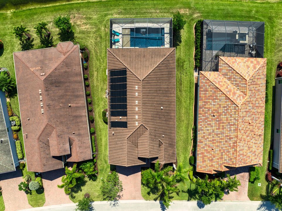 合同活跃: $555,000 (2 贝兹, 2 浴室, 2012 平方英尺)