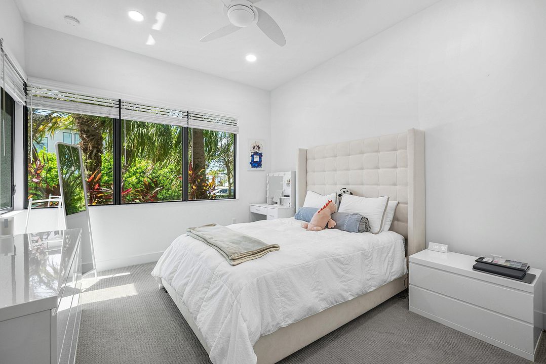 На продажу: $1,399,900 (3 спален, 3 ванн, 2240 Квадратных фут)