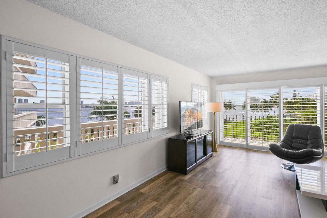 На продажу: $370,000 (2 спален, 2 ванн, 1440 Квадратных фут)