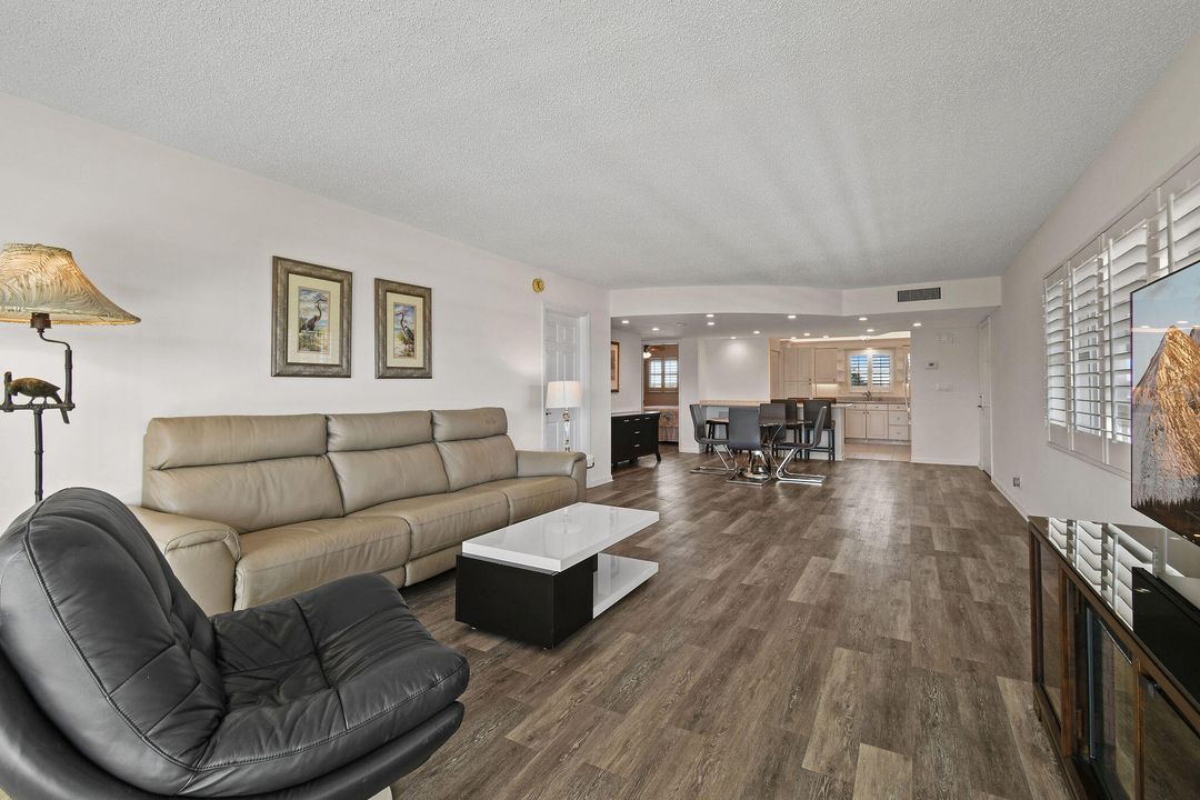 На продажу: $370,000 (2 спален, 2 ванн, 1440 Квадратных фут)