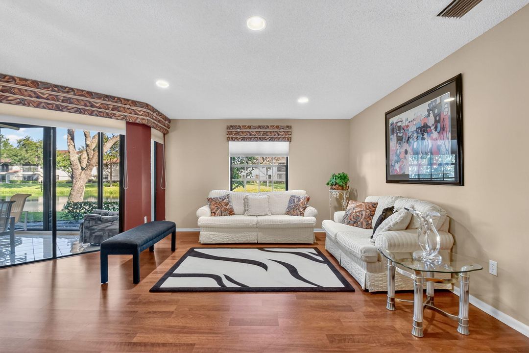 Active With Contract: $239,000 (3 beds, 2 baths, 1495 Square Feet)