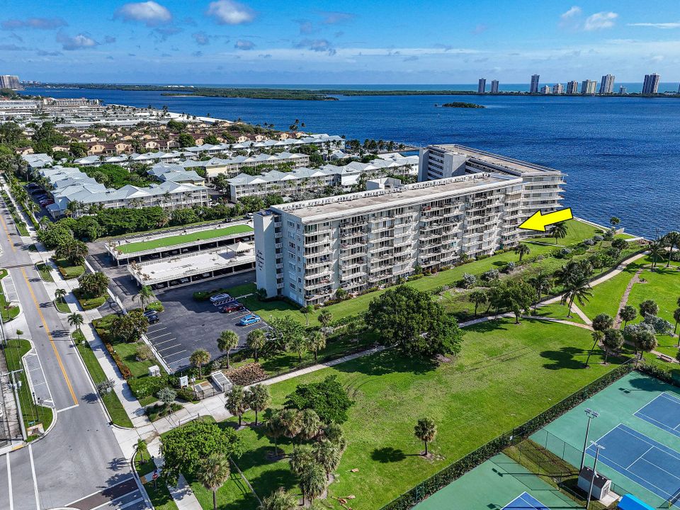 На продажу: $370,000 (2 спален, 2 ванн, 1440 Квадратных фут)