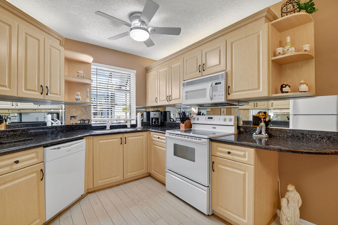 Active With Contract: $239,000 (3 beds, 2 baths, 1495 Square Feet)