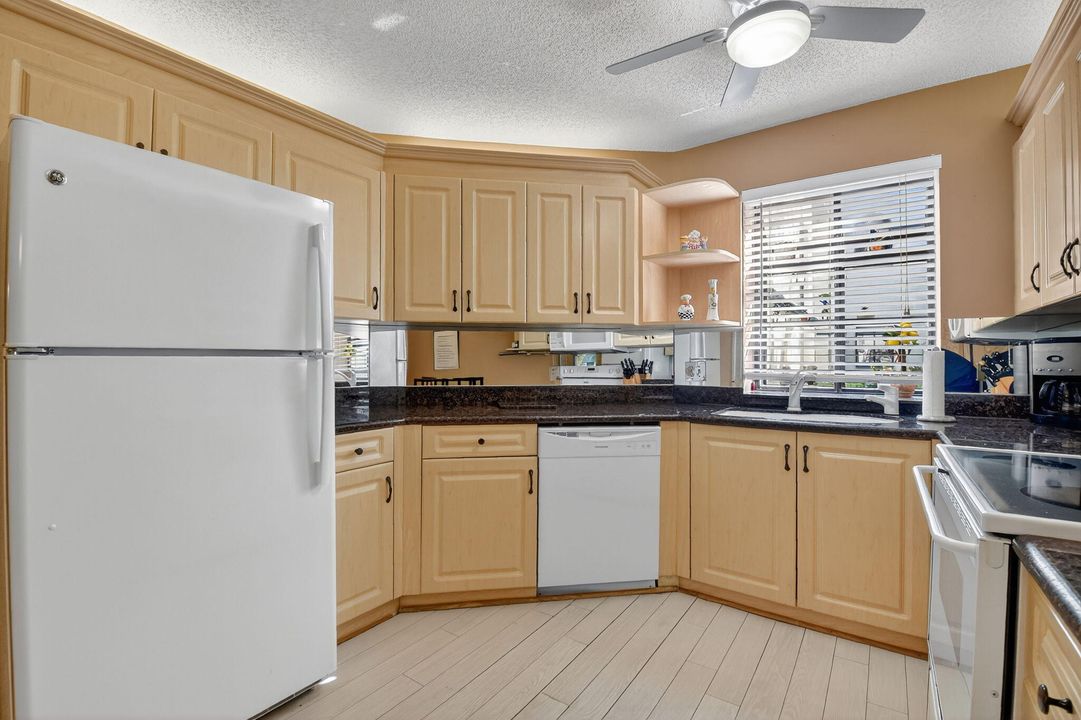 Active With Contract: $239,000 (3 beds, 2 baths, 1495 Square Feet)