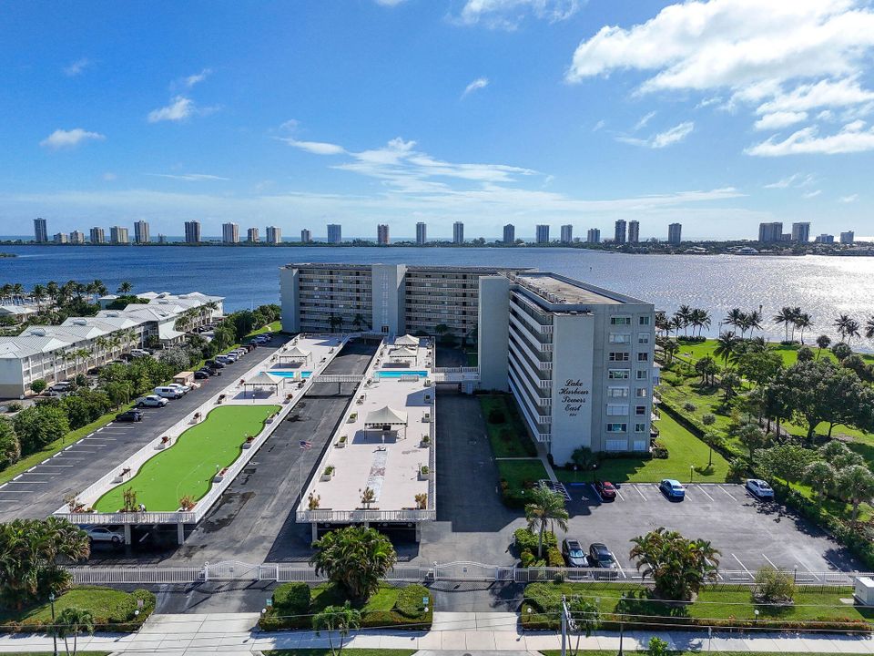 На продажу: $370,000 (2 спален, 2 ванн, 1440 Квадратных фут)