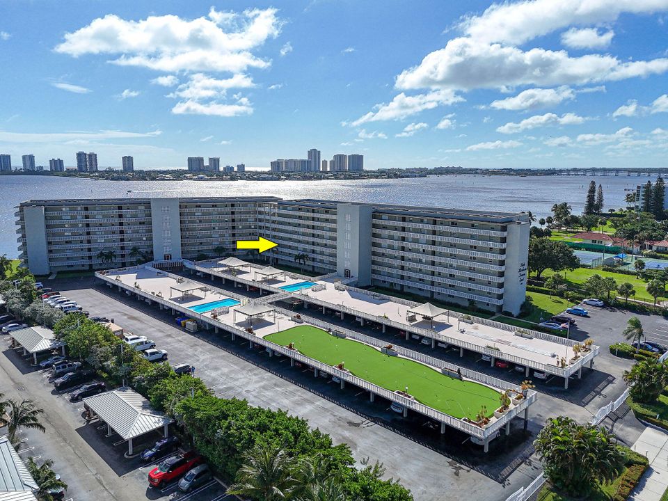 На продажу: $370,000 (2 спален, 2 ванн, 1440 Квадратных фут)