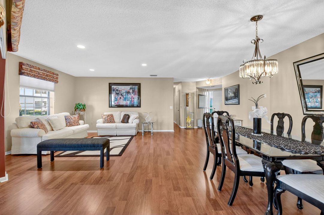 Active With Contract: $239,000 (3 beds, 2 baths, 1495 Square Feet)