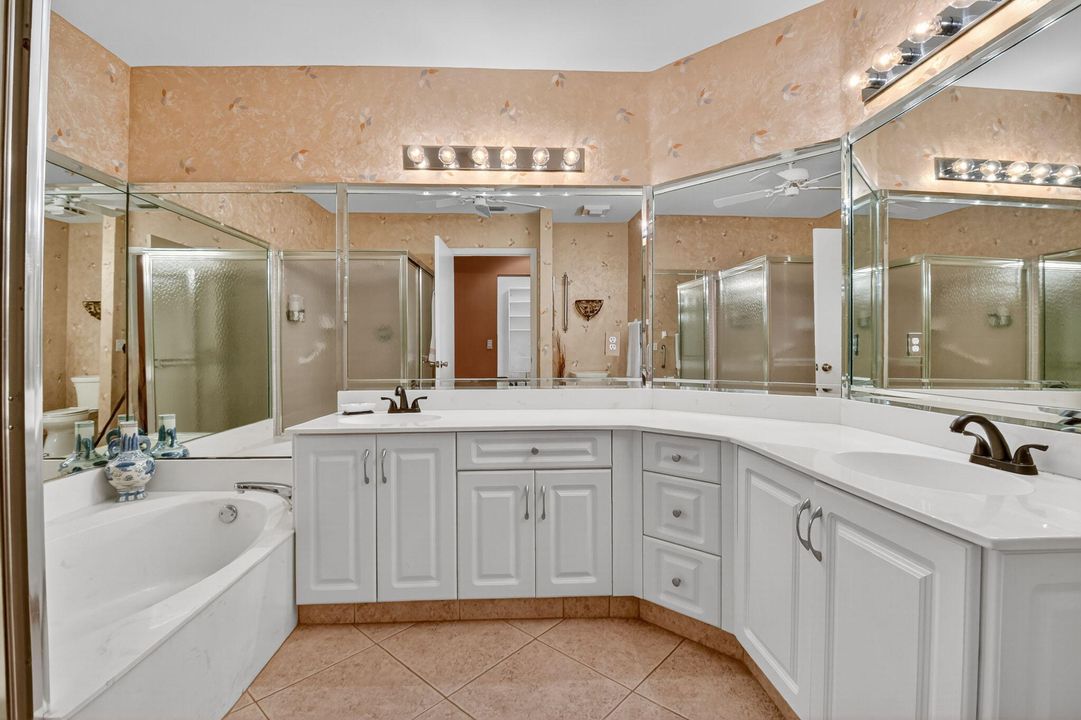 Active With Contract: $239,000 (3 beds, 2 baths, 1495 Square Feet)